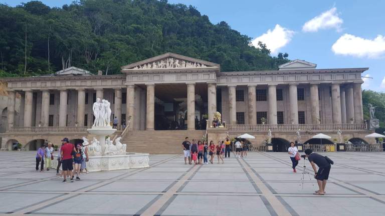 received_674251896331156